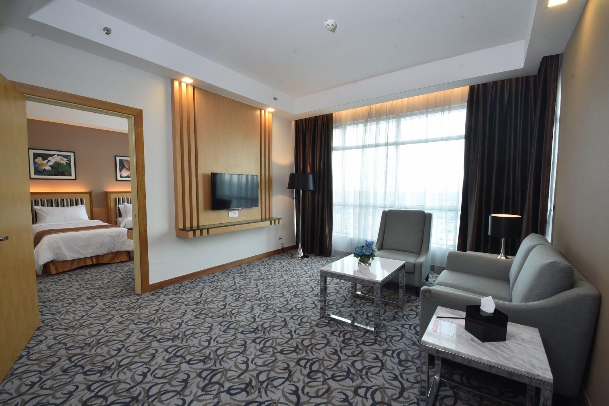 Tenera Hotel Bangi Exteriör bild Suite room
