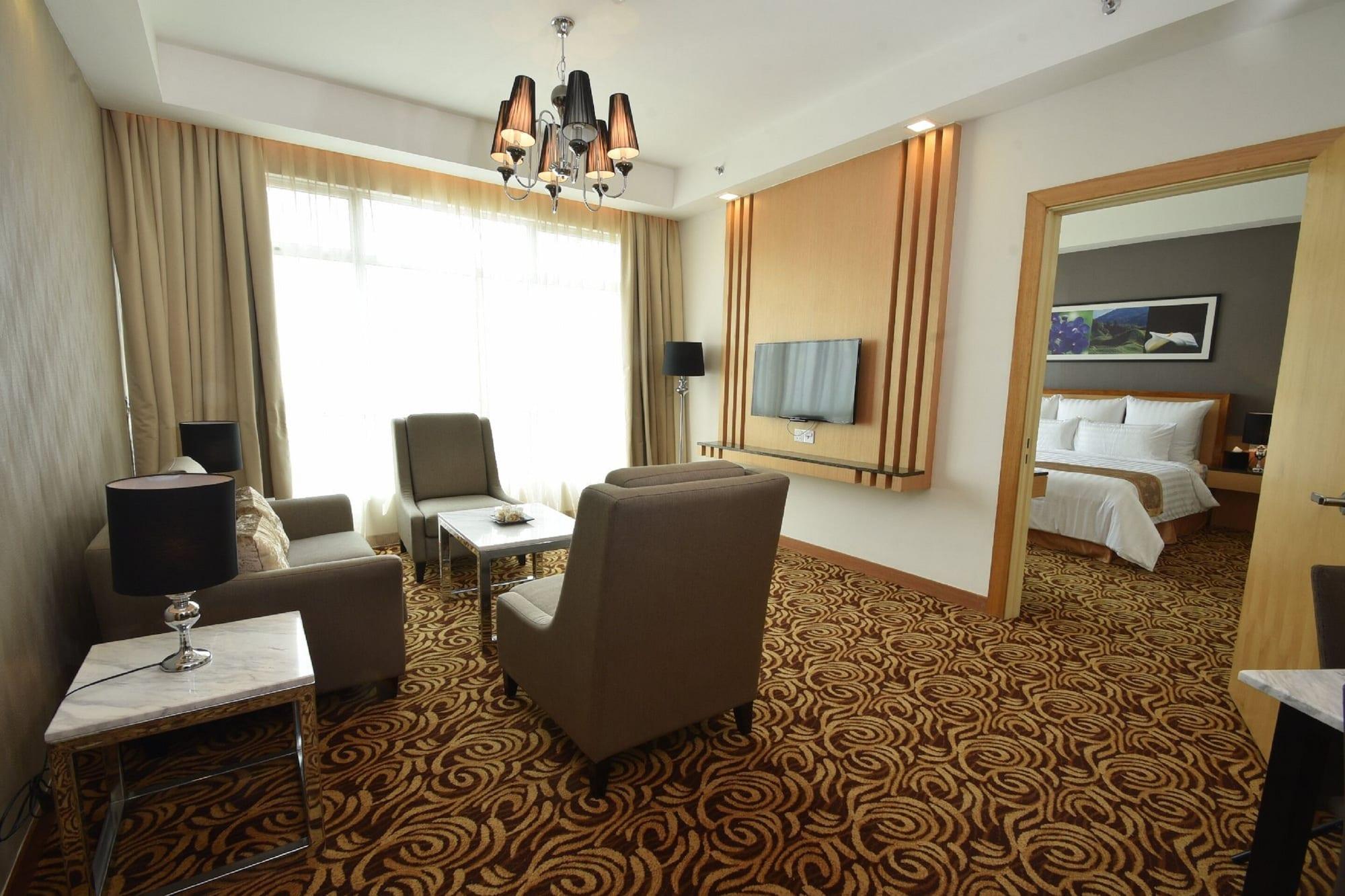 Tenera Hotel Bangi Exteriör bild Suite room