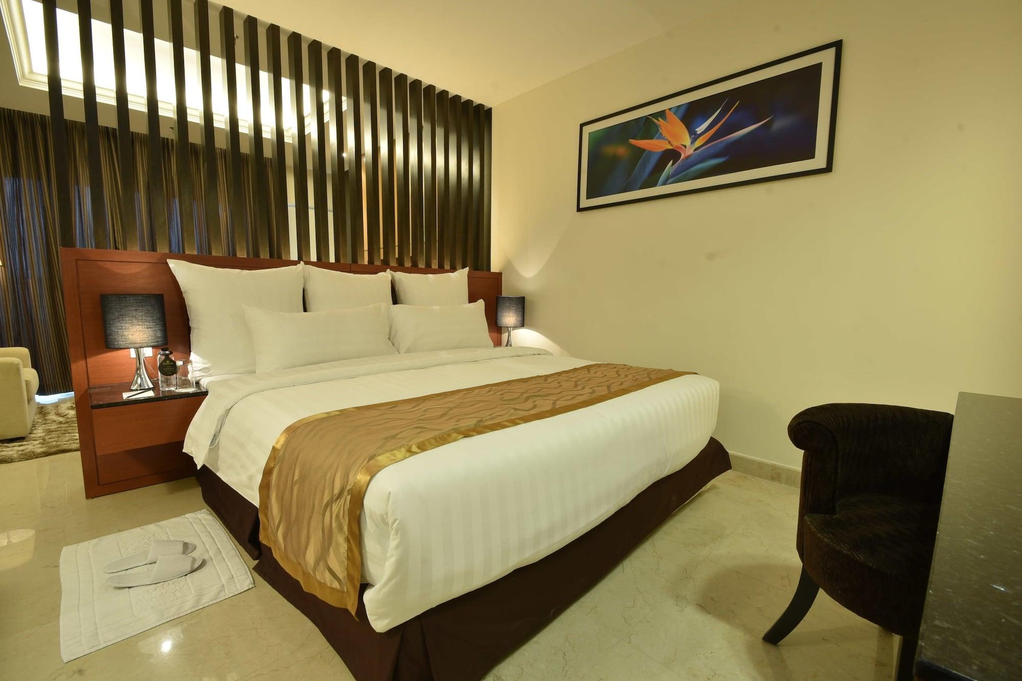 Tenera Hotel Bangi Exteriör bild A bedroom at the hotel