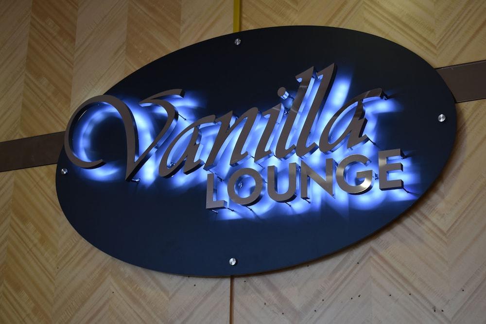 Tenera Hotel Bangi Exteriör bild Vanilla Lounge logo