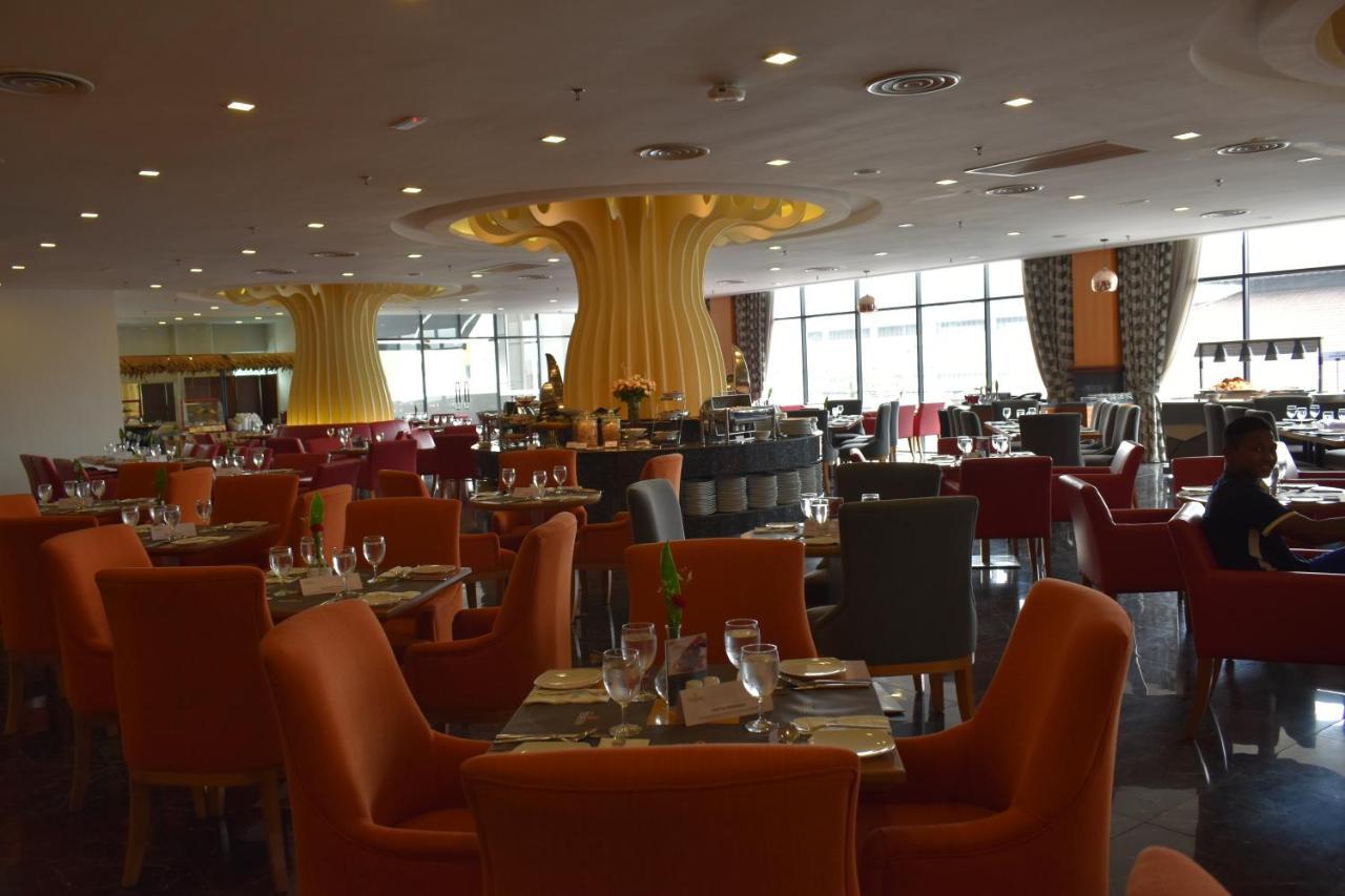 Tenera Hotel Bangi Exteriör bild The restaurant
